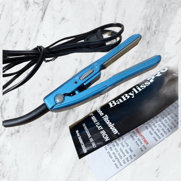 BaBylissPRO Nano Titanium 6" Mini Flat Iron - Picture 2 of 2